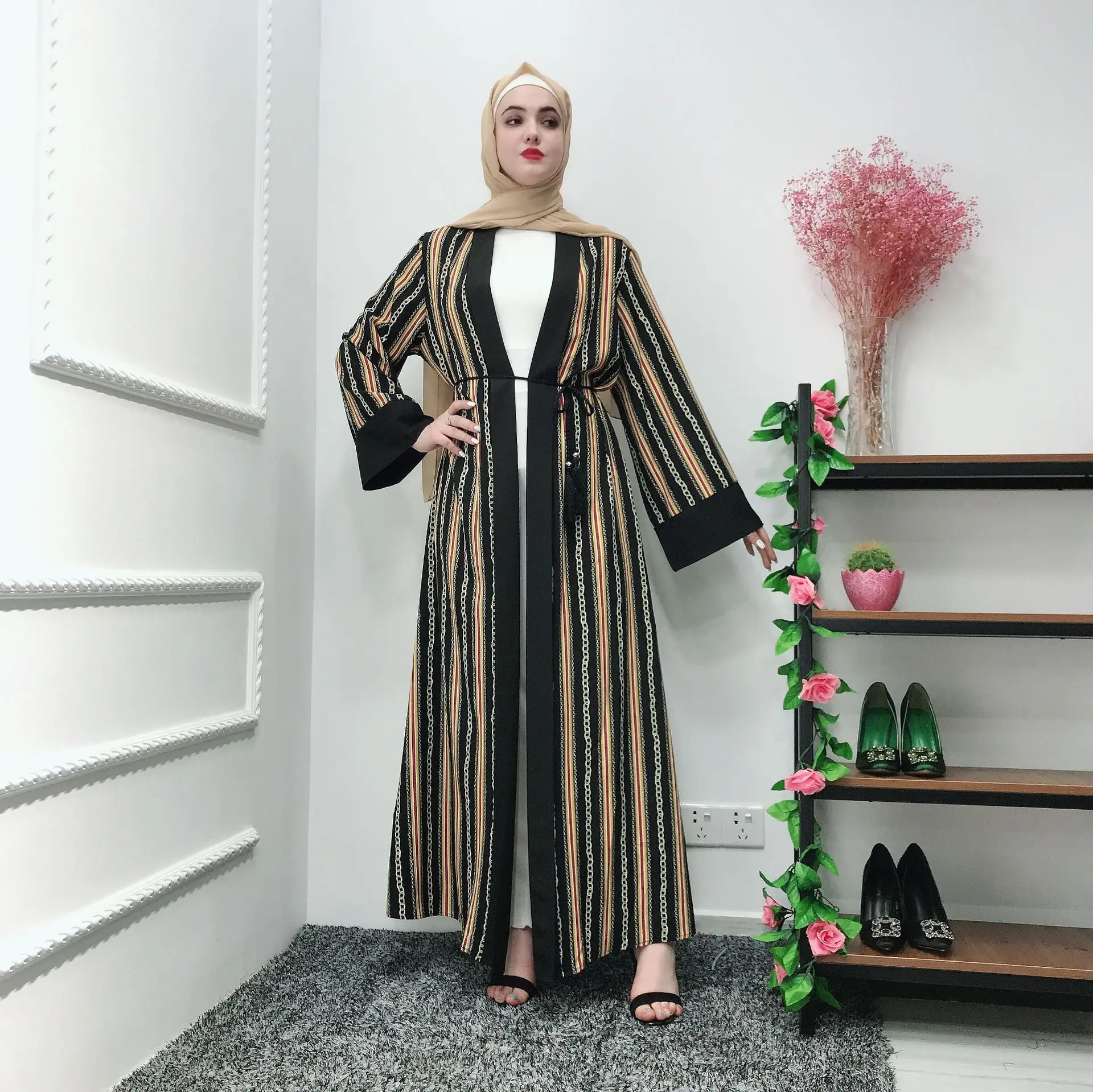 Женское мусульманское платье с поясом элегантное кружевное в полоску турецком