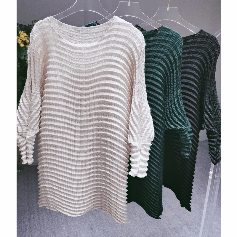 

HOT SELLING Fashionable joker loose three quarter fold in pure color of o-neck T-shirt IN STOCK