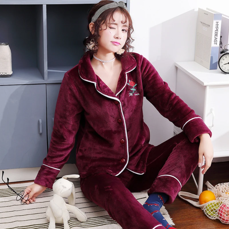 Женский пижамный комплект с мультипликационным принтом и карманом толстая