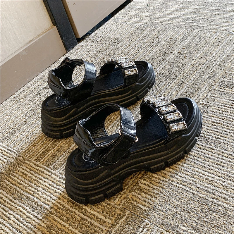 Женские сандалии на массивной платформе летние Серебристые сандалии-гладиаторы