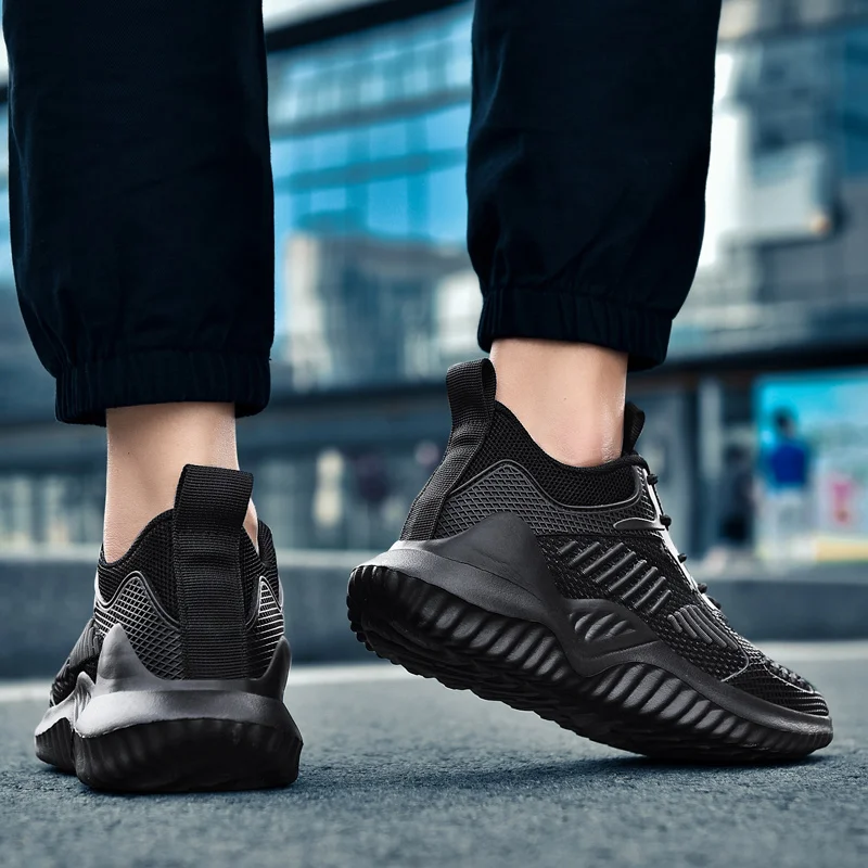 2019Autumn and winter new 36-48 large size men's sports shoes lightweight breathable knitted urban running shoes outdoor sports