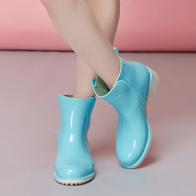 

Women Rain Shoes Glossy Women Short Ankle Boots Waterproof Non-Slip Fashion Rain Shoes Female Ankle Rain Boots PVC Rubber Sole