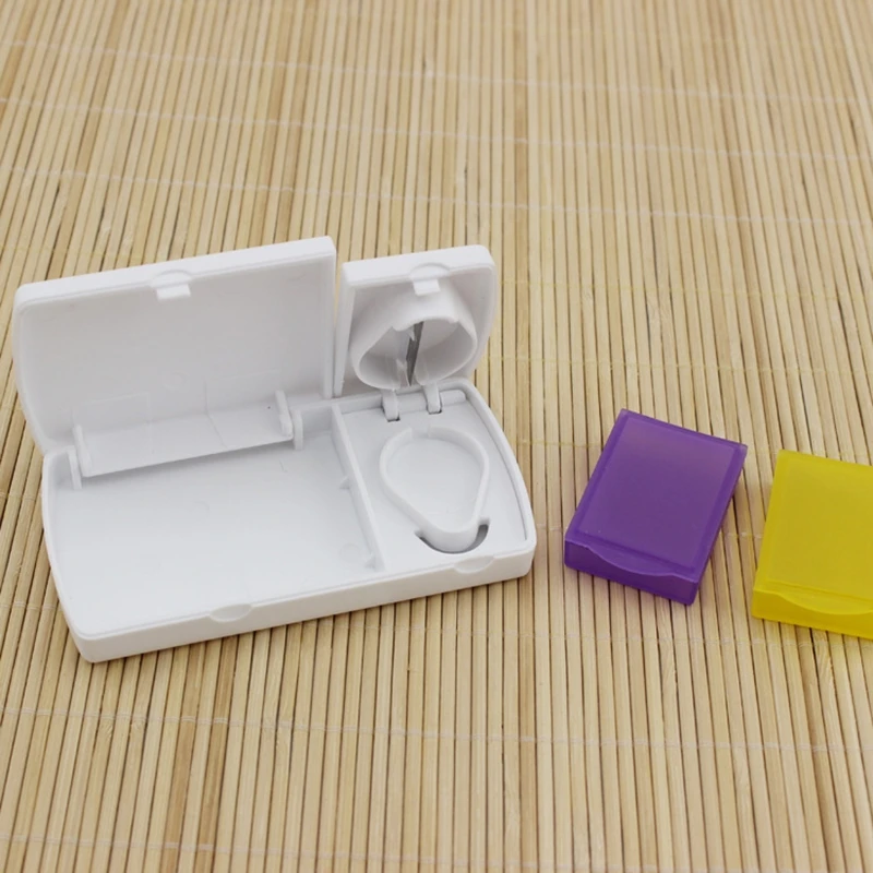 

2021 Luxury PillBox Creative Portable Square 2 Grids Medicine Box Portable Mini Medicine Boxes Travel With Blade Slice Pillboxes