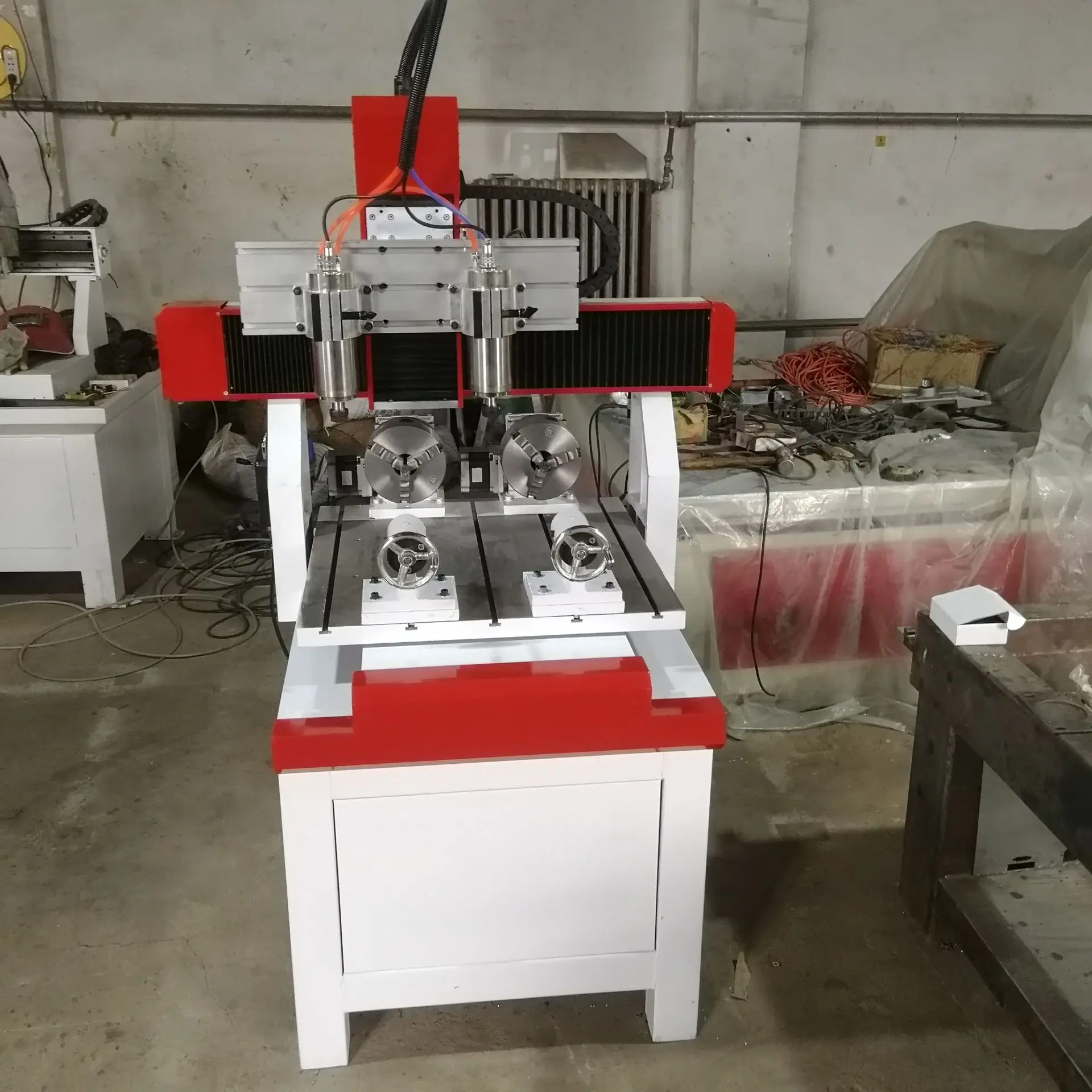 CNC древесины токарный станок маршрутизатор 3 оси шпинделей 1500 Вт чугунная рама и