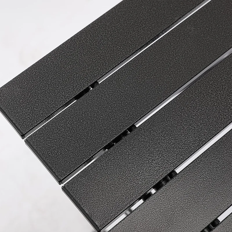 Настольный складной стол для активного отдыха и пикника на свежем воздухе.