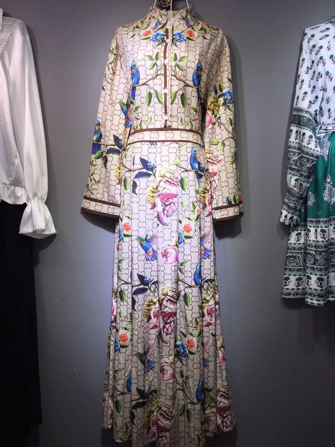 Женское длинное платье-рубашка с отложным воротником Платье макси цветочным