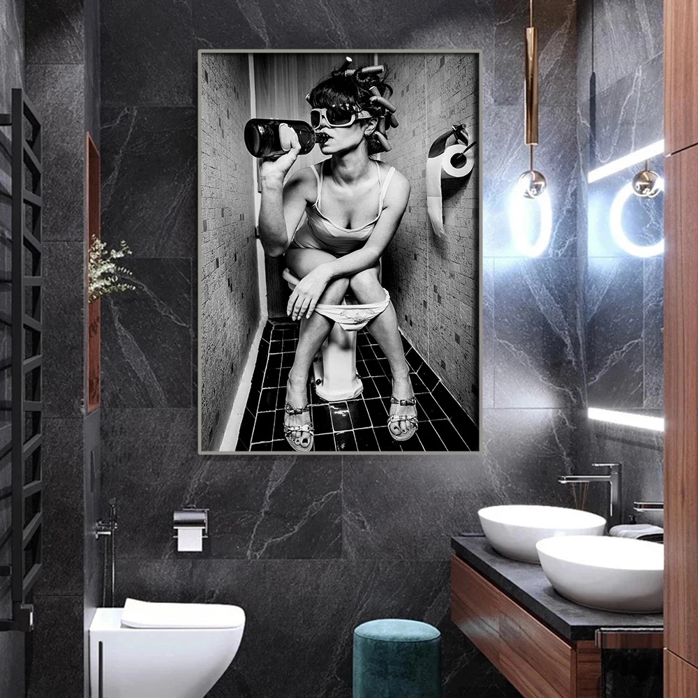 Привлекательный курительный и питьевой плакат в виде туалетной девушки черно