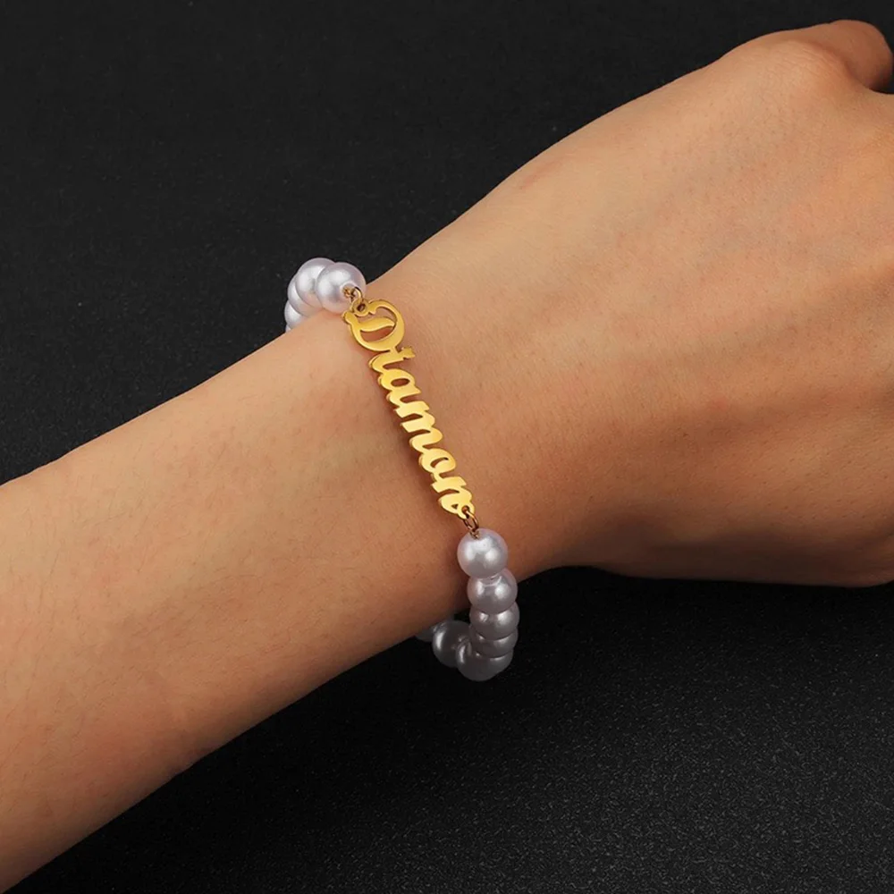 

HUHUI Custom Name Pearl Necklace Personalized Gothic Signboard Handmade Stainless Steel Nameplate Pendant Women Vintage Jewelry