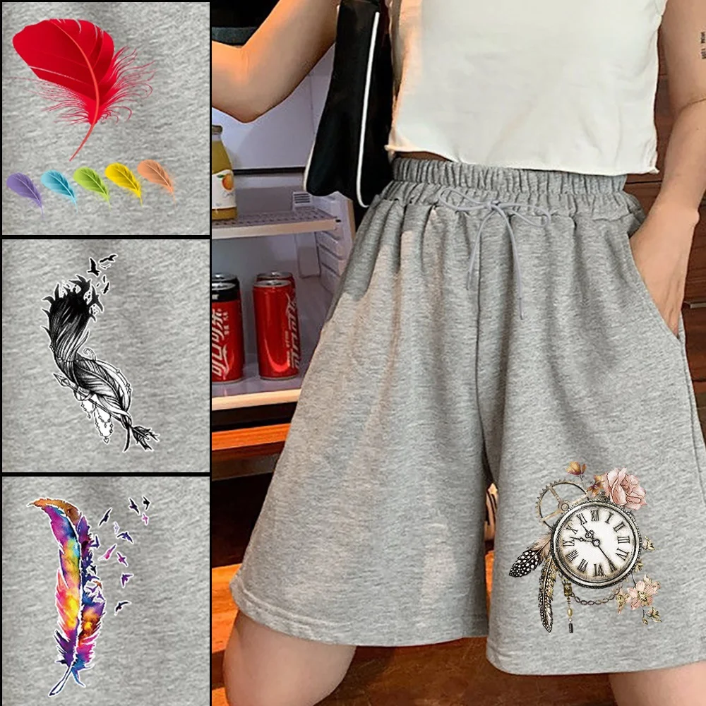 

Шорты женские с завышенной талией, повседневные пляжные Дышащие Модные с принтом перьев, для фитнеса, лето