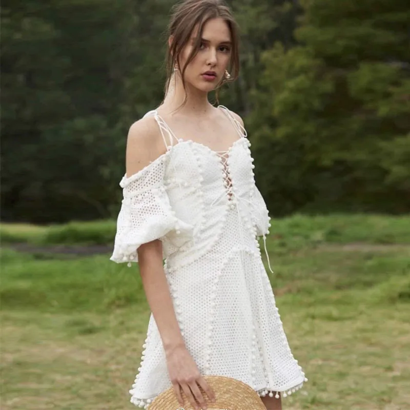 Женское платье Автопортрет на бретельках белое свободное ТРАПЕЦИЕВИДНОЕ мини