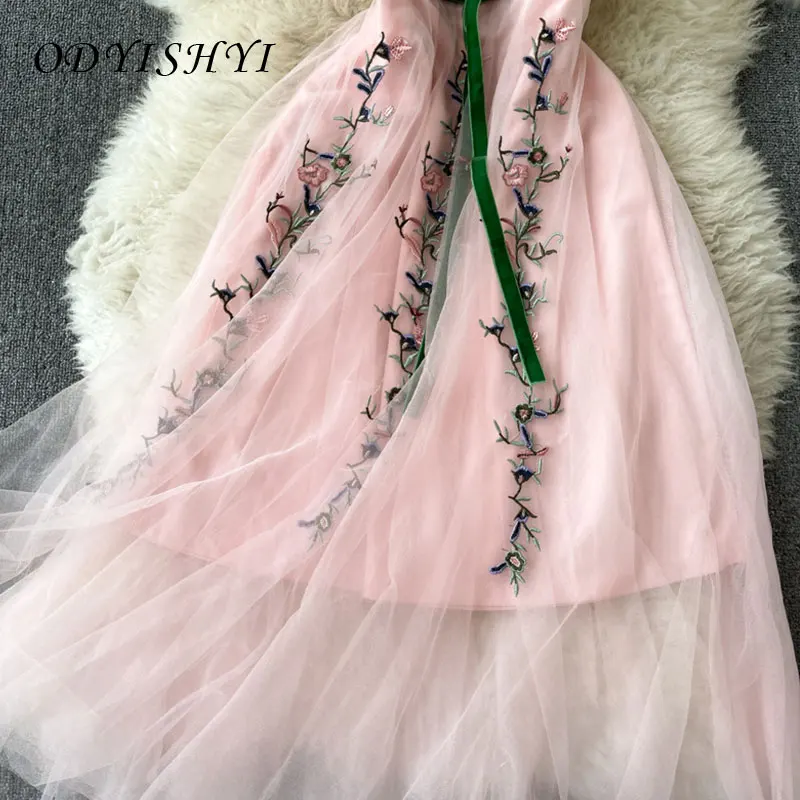 

Women Long Robe Square Neck Trumpet Sleeve Embroidery Printed Velvet Ribbon Double Layer Mesh Black Evening Dress Lady VT57