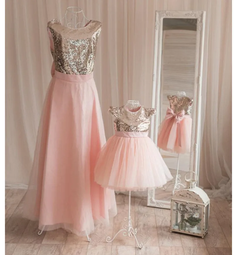 New Pink Mother and Daughter Matching Dresses Sequined Top Big Bow Children Birthday Party Gown Custom Made Photography