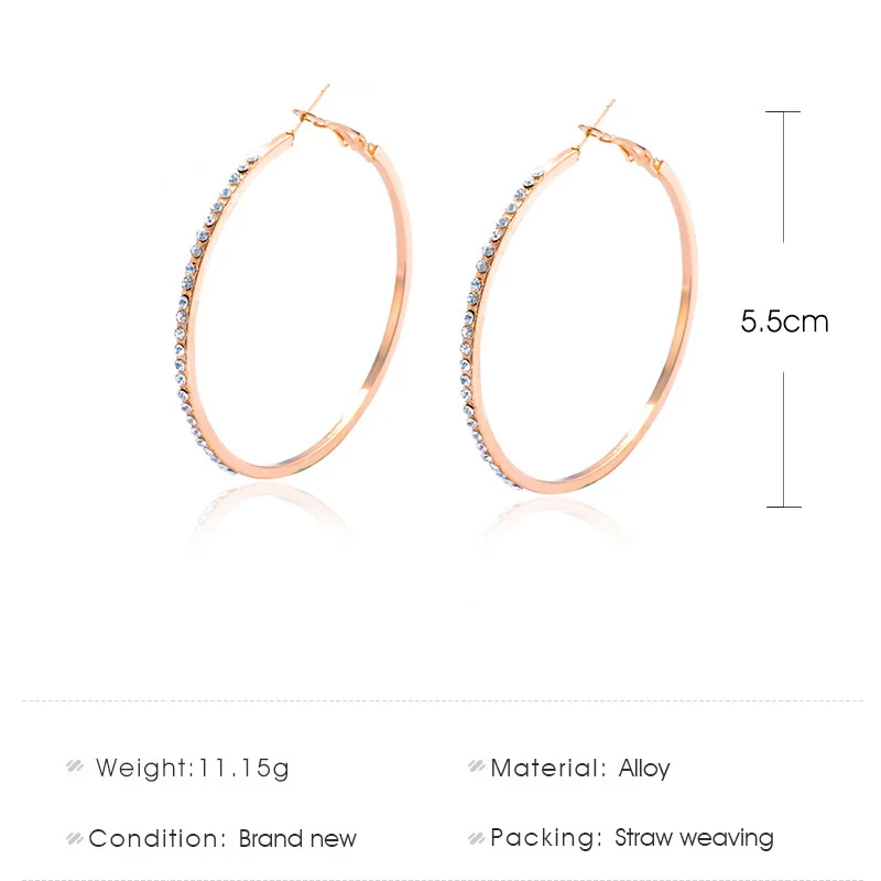 С украшением в виде крупных кристаллов серьги колец золотого и серебряного цвета