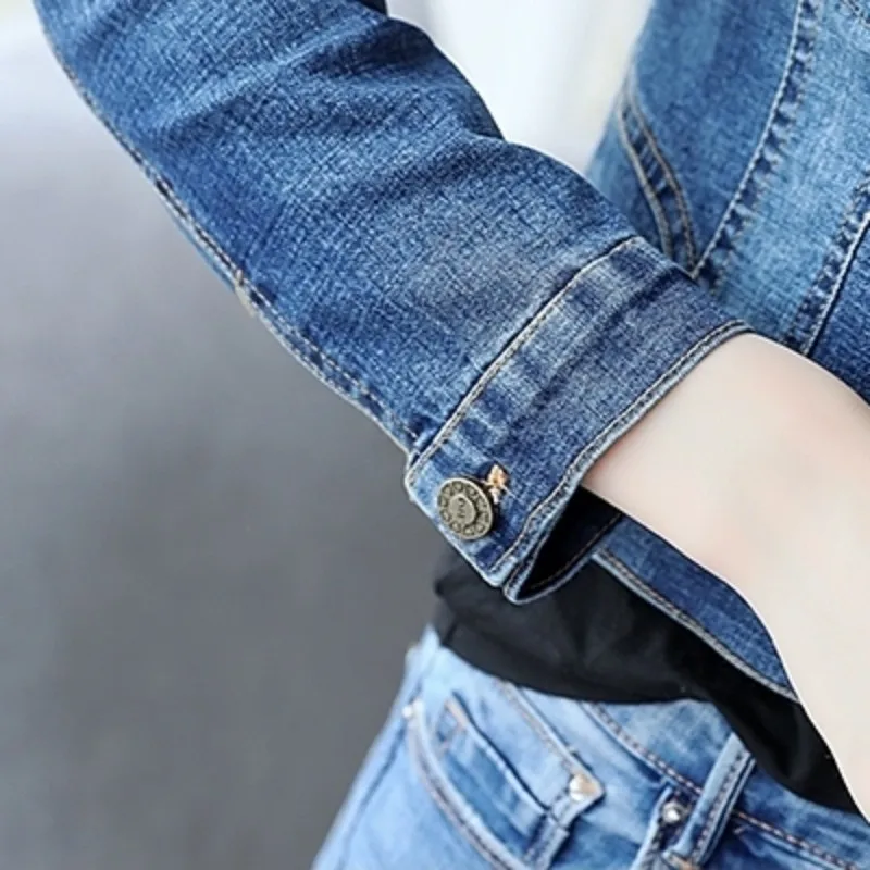 Весенняя Новинка женские короткие джинсовые пальто с вышивкой приталенная