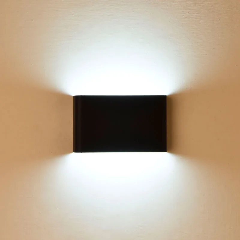 Светодиодная настенная лампа направленного света из кованого железа и акрила 5