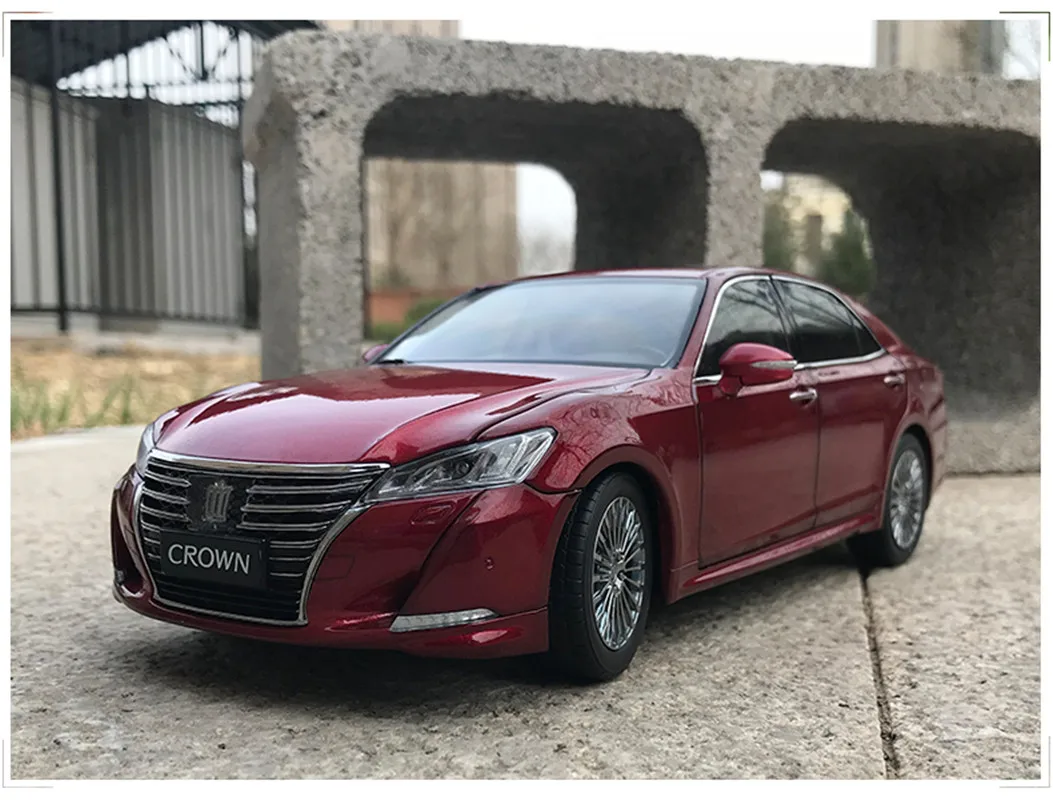 

Модель автомобиля под давлением для Toyota CROWN 2015, подарки для детей и мальчиков, демонстрация коллекционного орнамента, черный/белый/красный м...