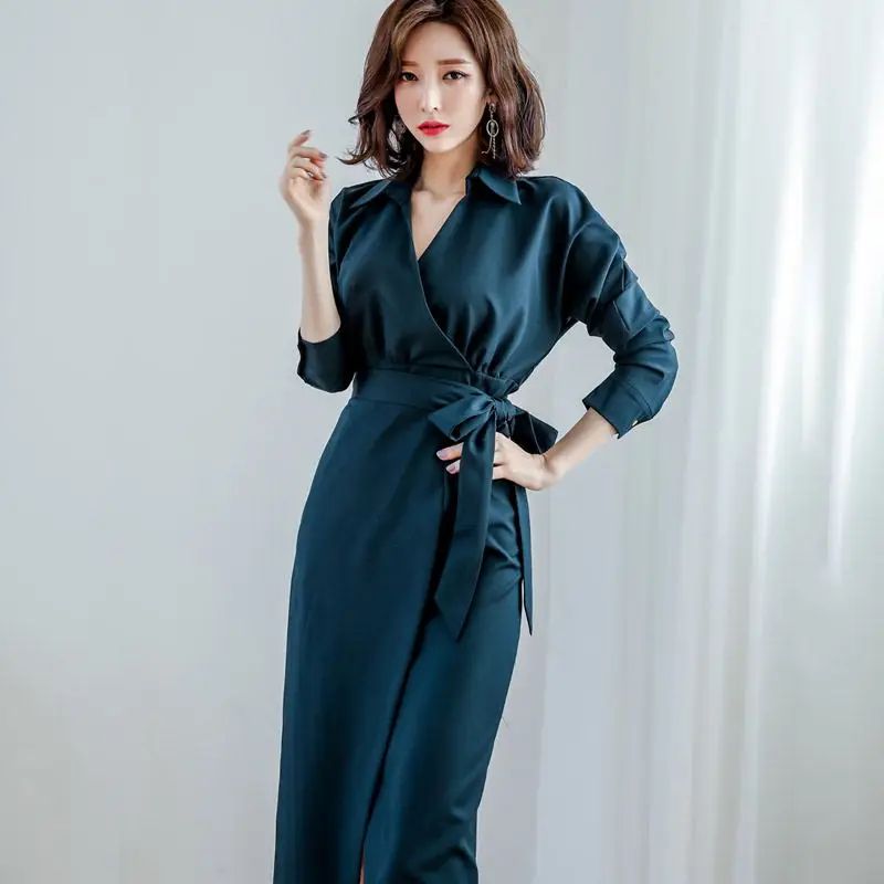 Пикантное женское платье с V образным вырезом мягкое средней длины на шнуровке