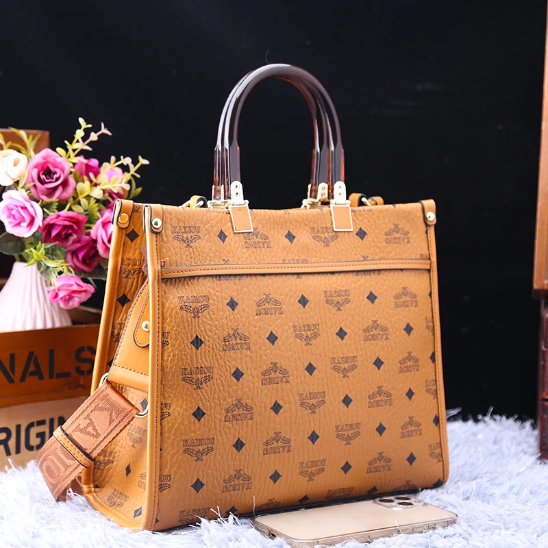 

2021 New Fashion Large Capacity Casual Totes High Quality Women Purse and Handbags Famous Designer Shoulder Messenger Bags