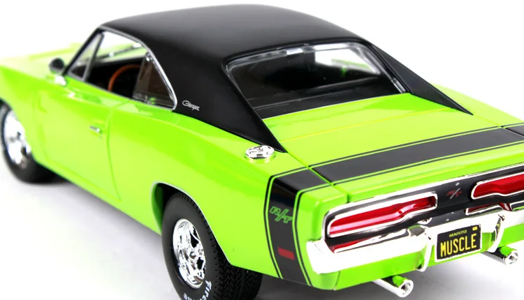 Maisto 1:18 литая модель модели Dodge Charger RT 1969 Коллекционная автомобиля для мужчин в