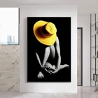 Привлекательная Обнаженная женщина холст Художественная живопись Современные настенные плакаты и принты девушка одежда желтая шляпа Настенная картина для гостиной домашний декор