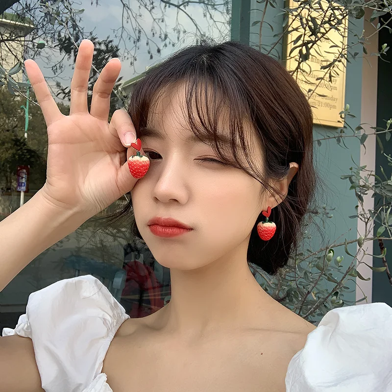

Korean Fashion Strawberry Stud Earrings for women Red Fruit Heart Design Kpop Girl cute Earrings Simple Jewelry brincos 2020 New