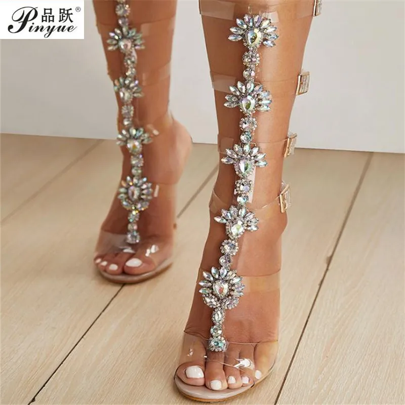 

Сандалии женские на плоской подошве, модные дизайнерские босоножки-гладиаторы до колена, с пряжкой, на ремешке, богемная пляжная обувь с кри...