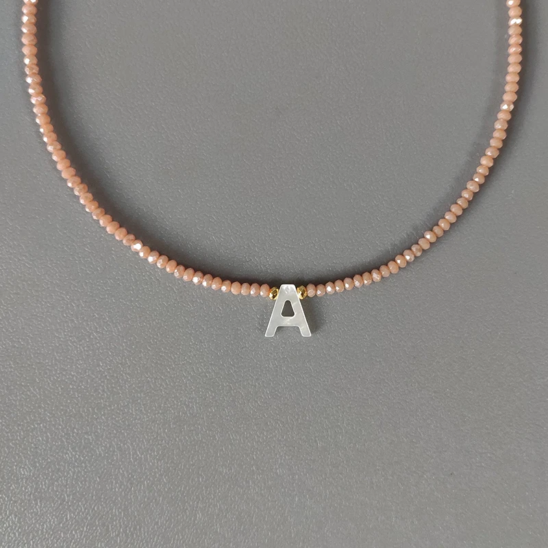 Ожерелье ручной работы с хрустальными бусинами ракушками и буквами различные