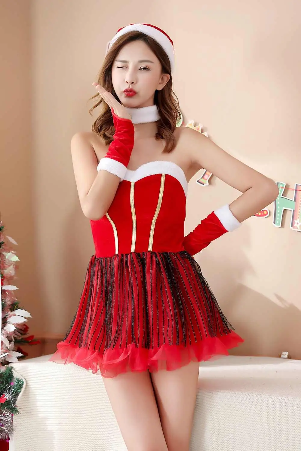 

2020 New Cute Carnival Christmas Costumes Red Velvet 4 PIECE Dress Suits Sexy Cosplay Costume Party Stage Wear For Women
