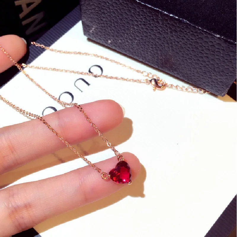 

Red Heart-Shaped Rhinestone Temperament All-Match Pendant Necklace Lady Neck Chain Engagement Accessories XL0004
