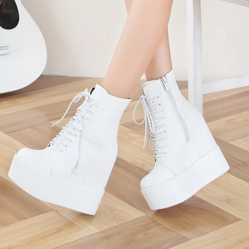 

Women's Lace-up Platform Boots Black White Rubber Sole Ankle Boots Autumn Shoes Fashion Short Boots High Heel Martin Boots