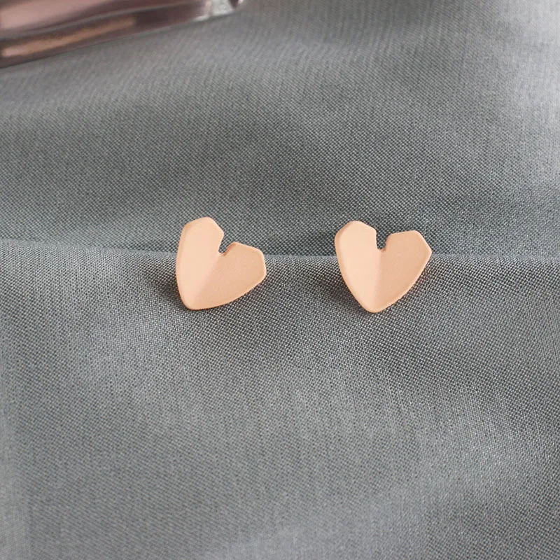 

Peach Pink Heart-shaped Stud Earrings 2021 New Sweet Personality Fashion All-match Wholesale Mini Earrings Jewelry for Girls