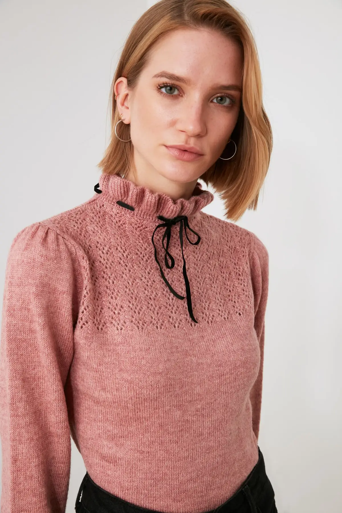 

Trendyol Lacing Futher Cellular Knitwear Sweater TWOAW21KZ235