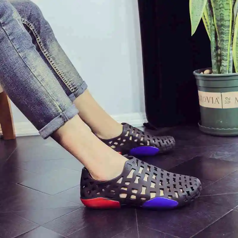 2020 летние сандалии для пляжа Спортивная обувь женщин и мужчин Слипоны Тапочки Croc