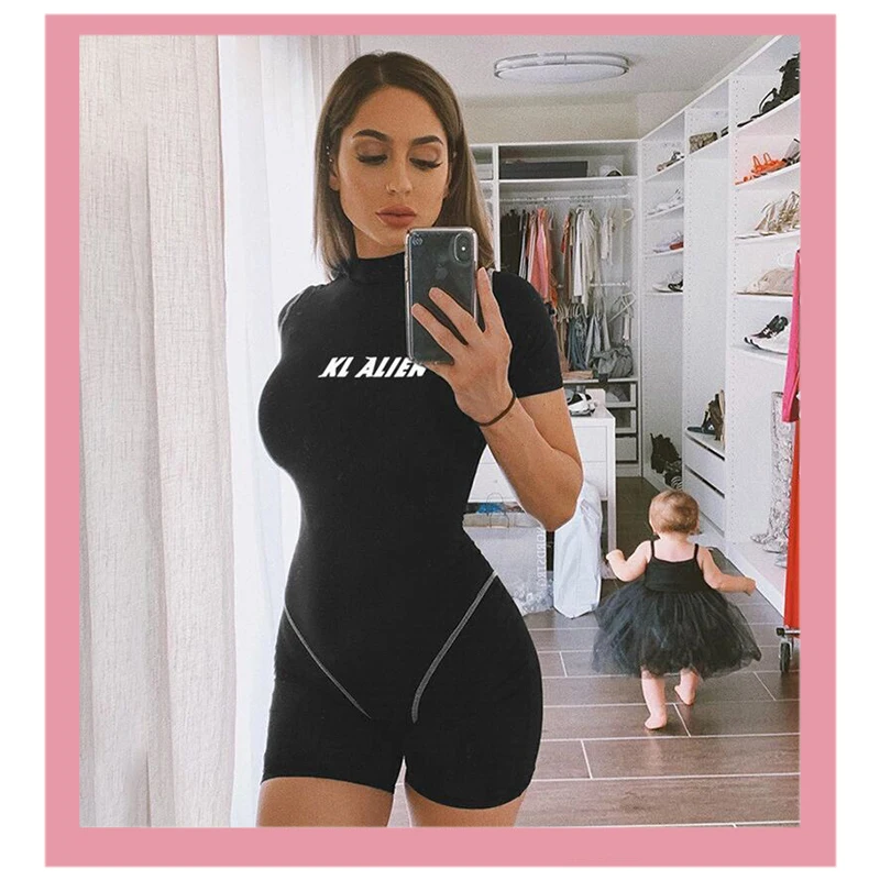 Женский комбинезон в полоску со светоотражающими буквами летний облегающий