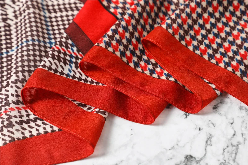 

2021 New Fashion Plaid Cotton Scarf Women Bandana Spring Autumn New Houndstooth Shawls Decoration Warm Headscarf Turban Foulard