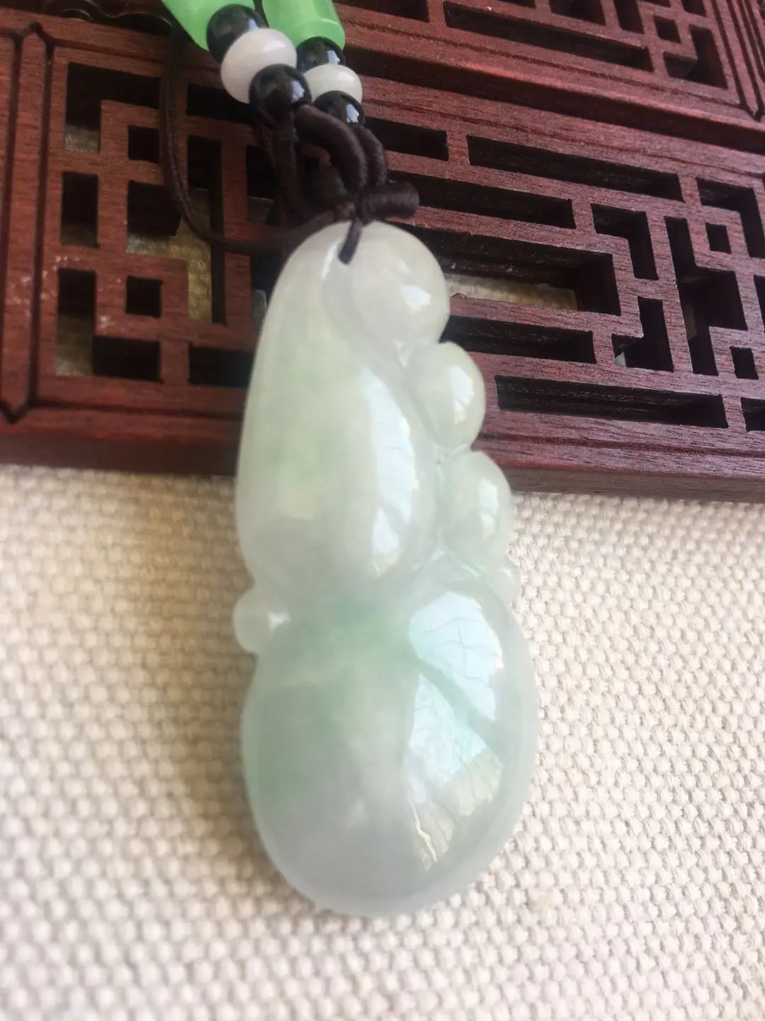 

Natural Myanmar green jade pendant necklace hand-carved jade gourd emerald necklaces jadeite jade jewelry necklace women