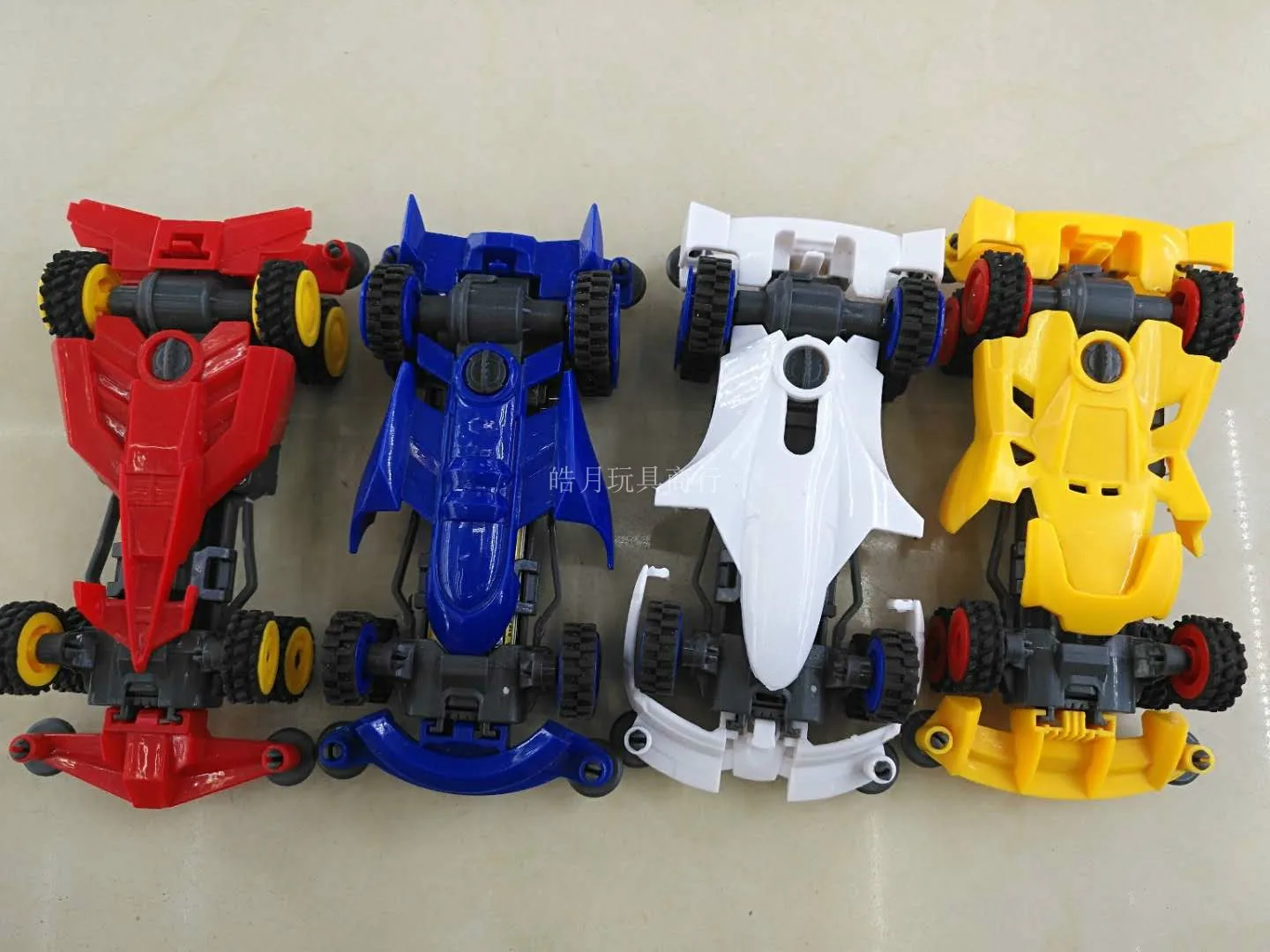 Задние товары собранные полноприводные транспортные средства Мультяшные модели