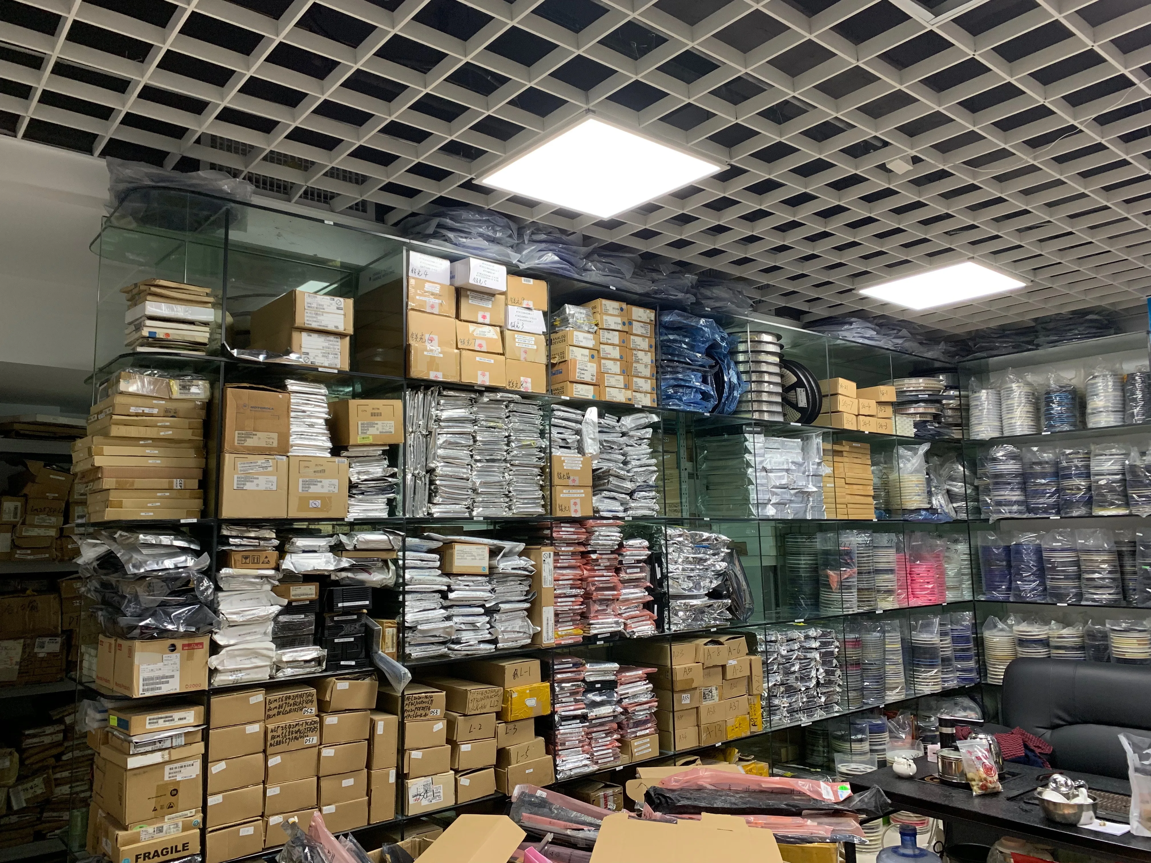 TC4S66F SOT23-5 100% Новые оригинальные Бесплатная доставка 50 шт.-3000 шт./лот в наличии |