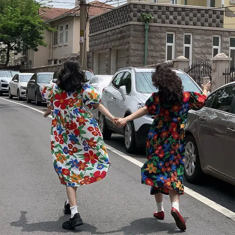 

2021 Summer Large Size Puff Sleeve Dress French Retro Print Loose Mid-length Skirt Female Beach Skirt Colorful Dress Elegant
