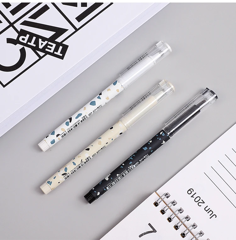 JIANWU 3pcs/set Simple lovely Large Capacity Gel Pen Quick-drying Neutral Pen for student black ink pen kawaii school supplies