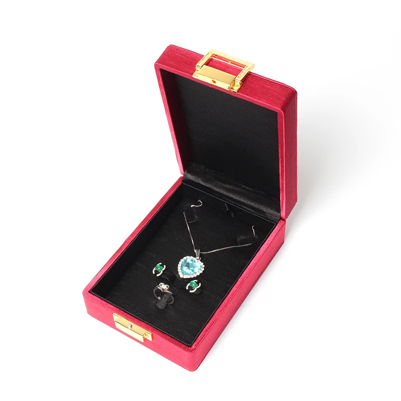 

Новинка матовый металл Скрытая Пряжка отличное чувство драгоценный камень кольцо ювелирные браслеты и кулоны коробка со встроенным черным...