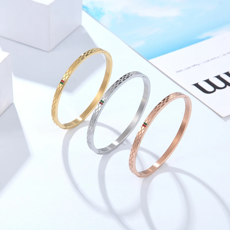 

Lucky Trendy Bangle for Women Red and Green Charm Stainless Steel Gold Plating Jewelry Lover Bangle Luxury Wedding Female Bangle