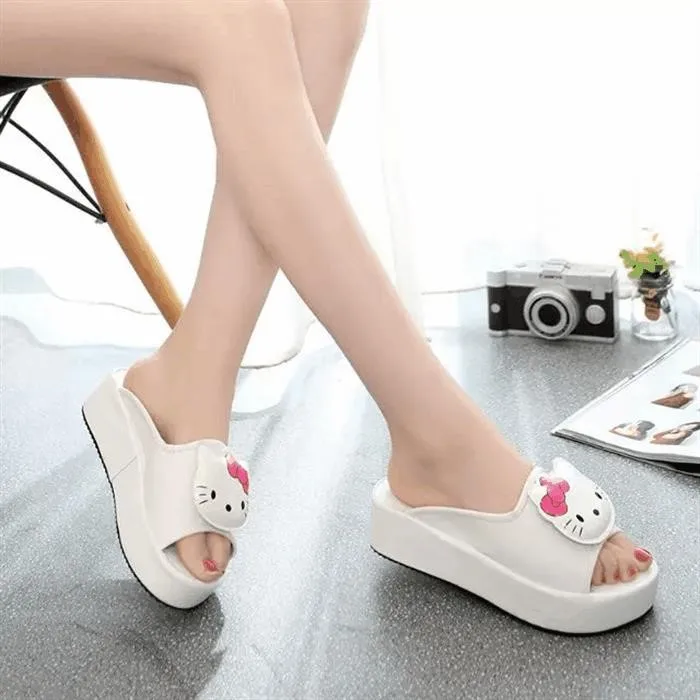 Босоножки и шлепанцы Женская Летняя мода Модель 2020 года Обувь на танкетке в