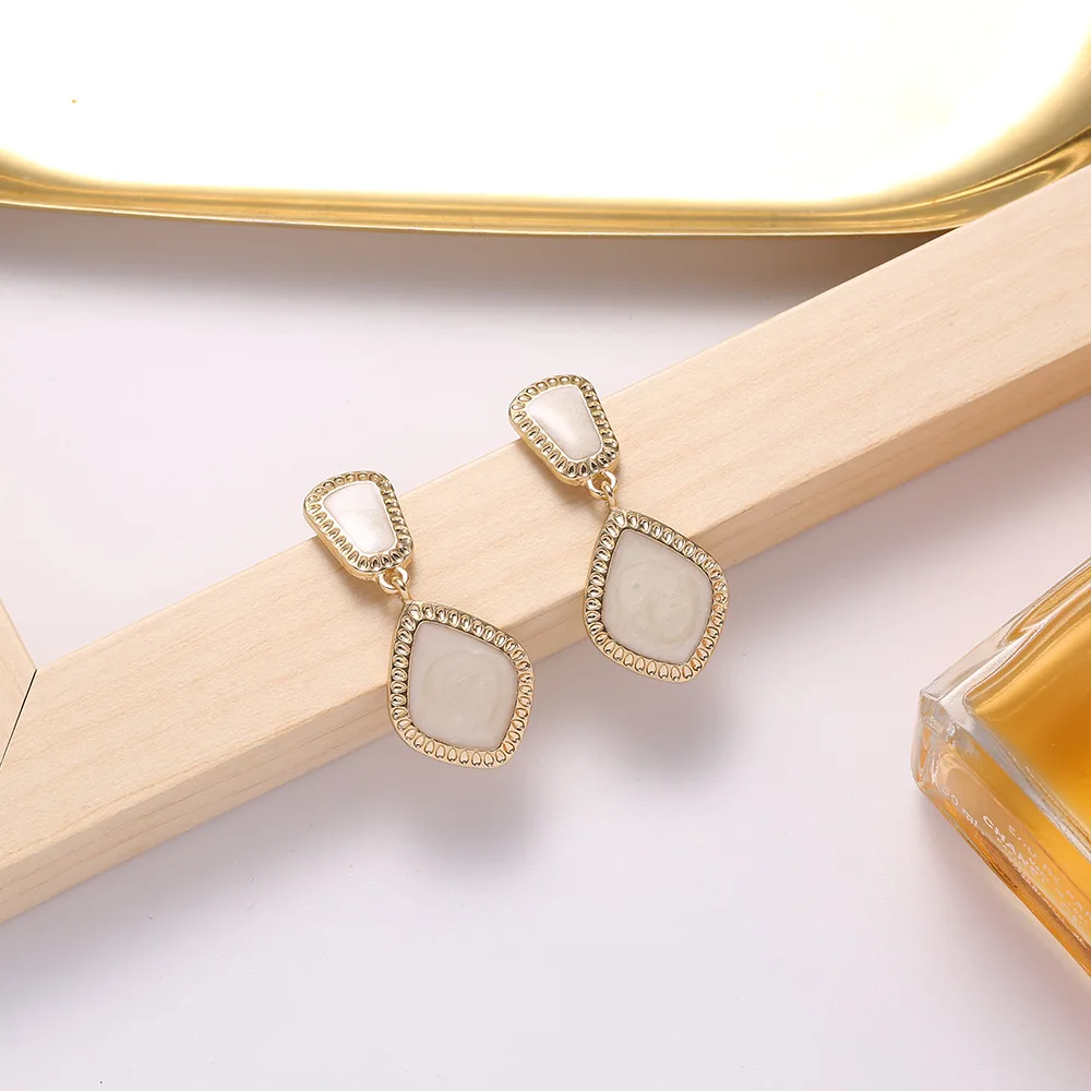 

Gold Color Acetic Acid Geometric Drop Earrings For Women 2020 Statement Clip On Earring Fashion Jewelry Wedding Accessories
