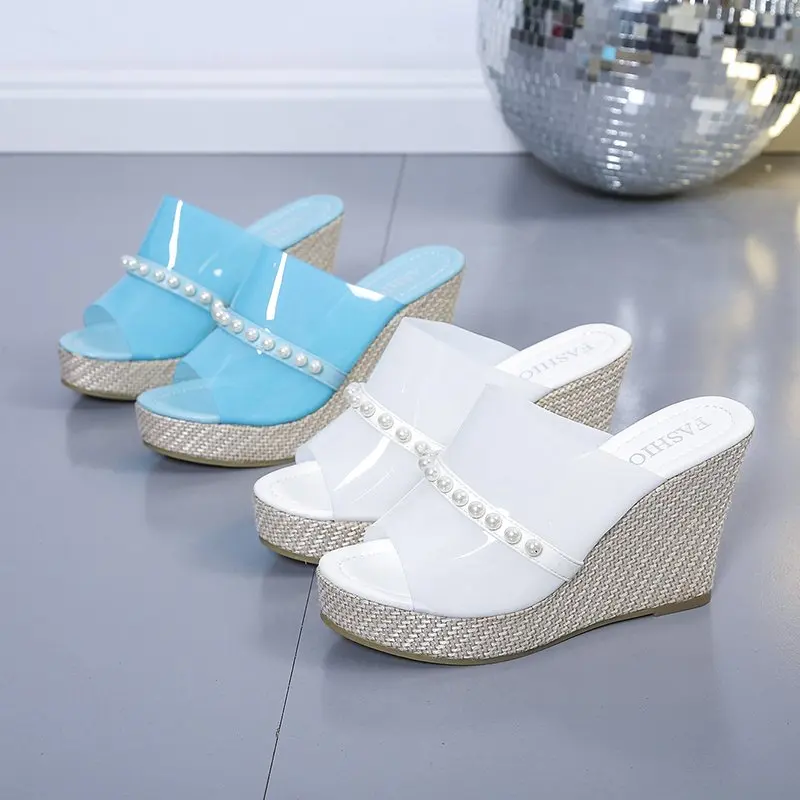 

2021 Summer New Wedge Heel Pearl Slippers Fish Mouth Fashion Large Size High Heels