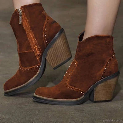 Ботинки в байкерском стиле с заклепками ретро женские кожаные ботильоны