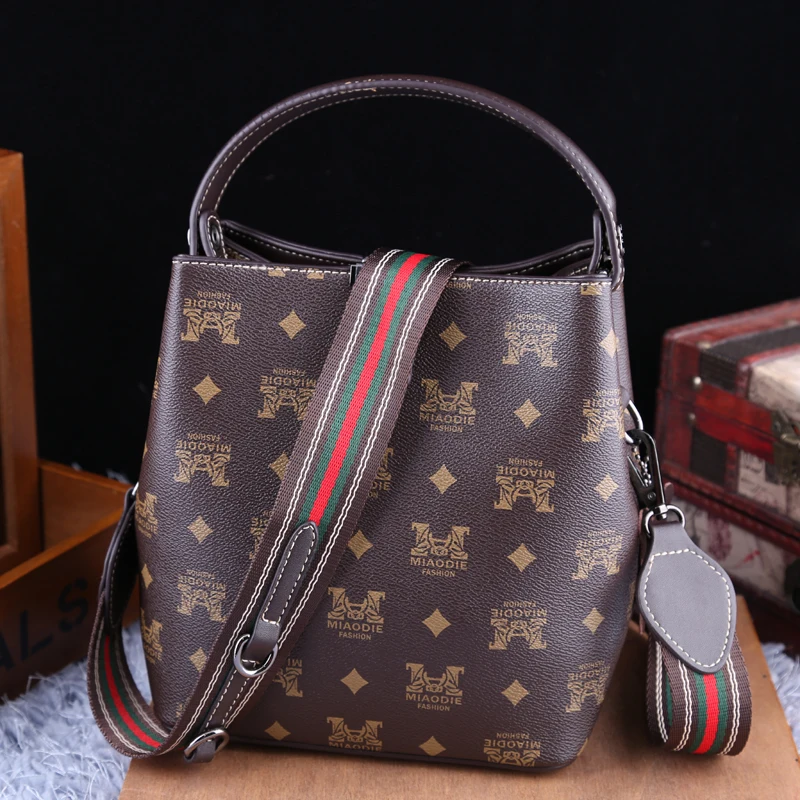 

Genuine Leather Handbags 2020 New Fashion Panelled Wide Shoulder Strap Messenger Bucket Bags Women Purse and Handbags Sac A Main