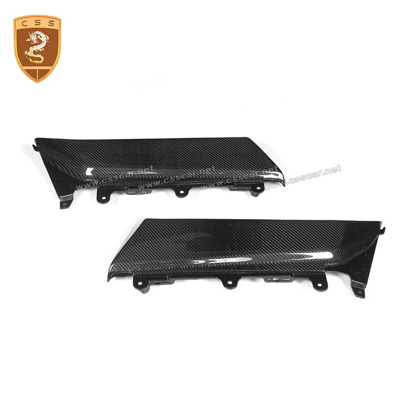 

Dry carbon fit for Lamborghini LP700 rear fender air vent