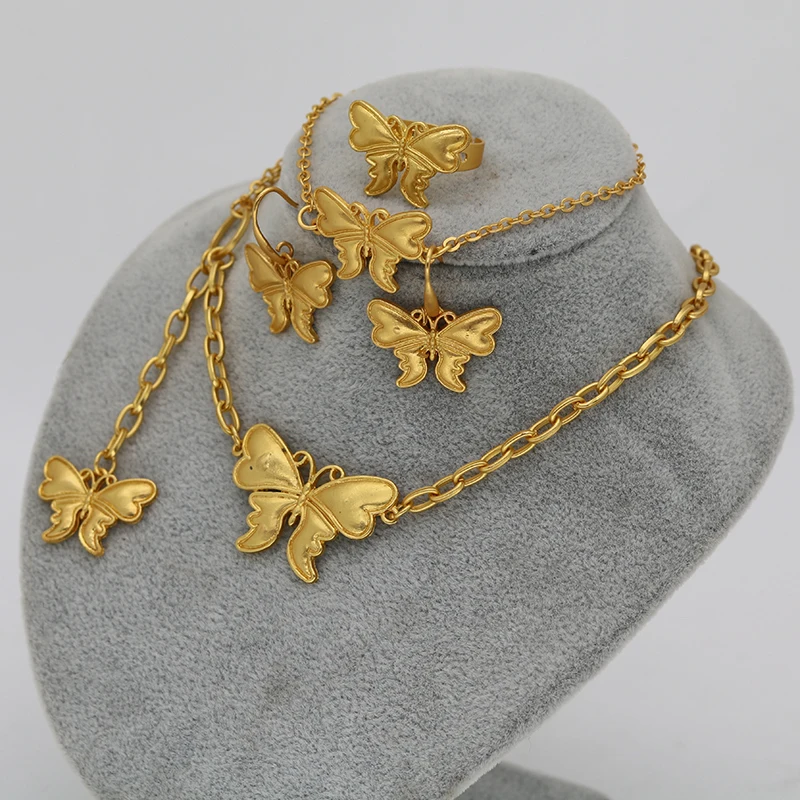 

Комплект из колье, браслета и кольца, с бабочкой