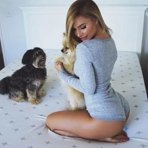 Женский комбинезон с глубоким V-образным вырезом однотонный серый длинным